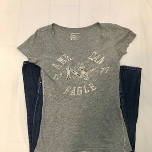 American Eagle Outfitters Grey Detailed Tee 🌺 2 For $5.00 with a 🌺
